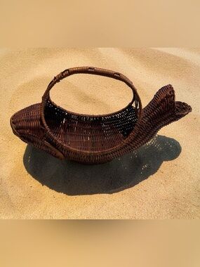 Handwoven Fish-Shaped Wicker Basket Bag - Brown